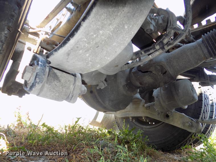 image for item DB8682 2013 Peterbilt 386 semi truck