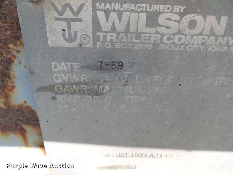 image for item DD8599 1990 Wilson DW5200 double hopper bottom grain trailer
