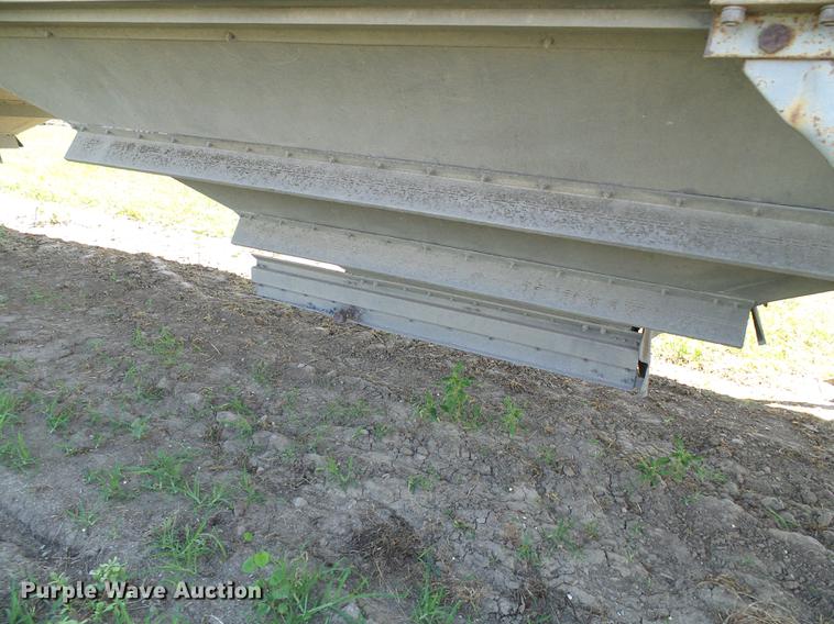 image for item DD8599 1990 Wilson DW5200 double hopper bottom grain trailer