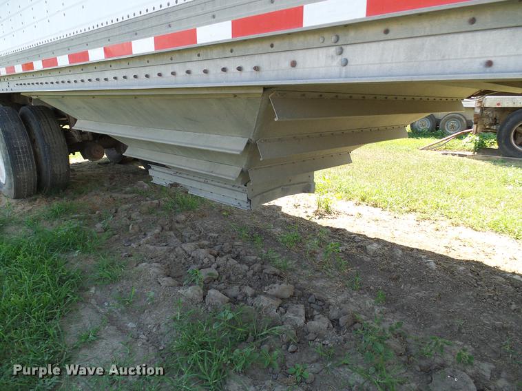 image for item DD8599 1990 Wilson DW5200 double hopper bottom grain trailer
