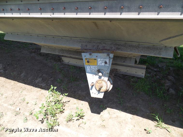 image for item DD8599 1990 Wilson DW5200 double hopper bottom grain trailer