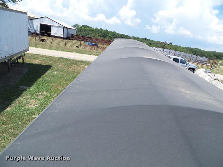 image for item DD8599 1990 Wilson DW5200 double hopper bottom grain trailer