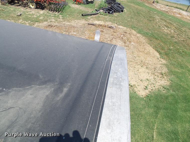 image for item DD8599 1990 Wilson DW5200 double hopper bottom grain trailer