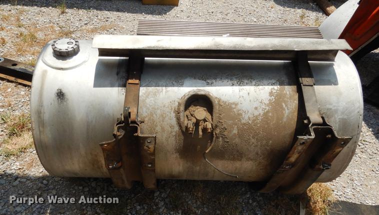 image for item DK9877 Kenworth aluminum fuel tank