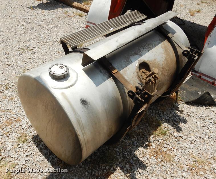 image for item DK9877 Kenworth aluminum fuel tank