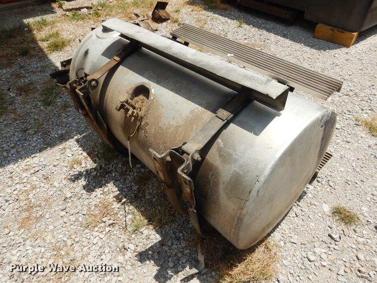 image for item DK9877 Kenworth aluminum fuel tank
