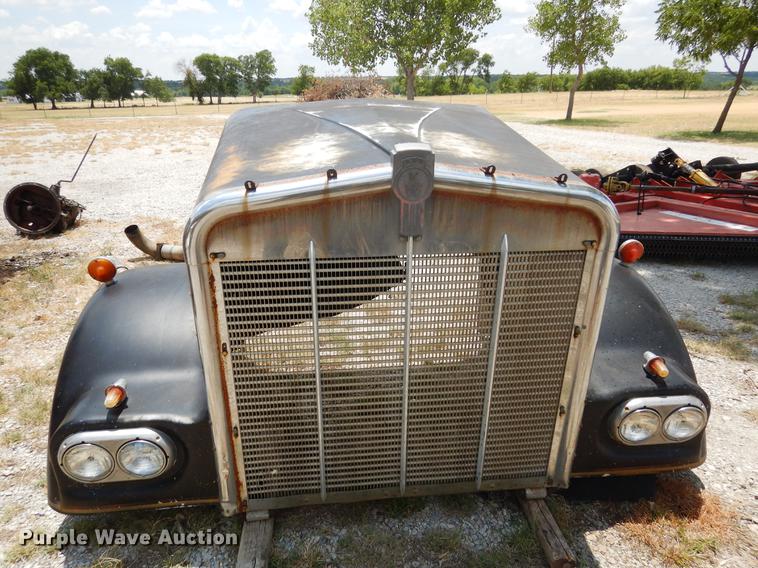 image for item DK9879 Kenworth hood