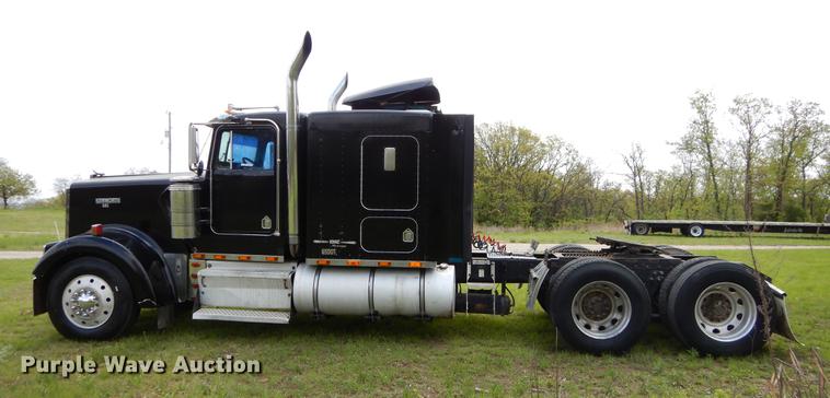 image for item EI9099 1996 Kenworth W900 semi truck