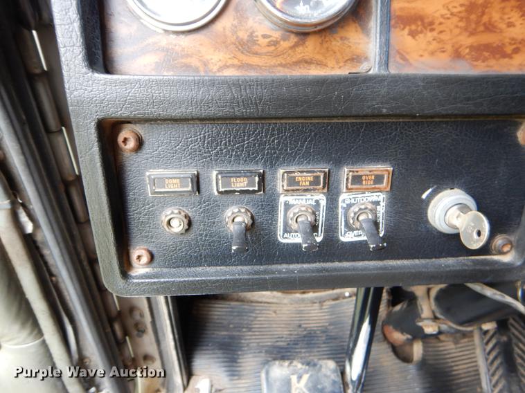 image for item EI9099 1996 Kenworth W900 semi truck