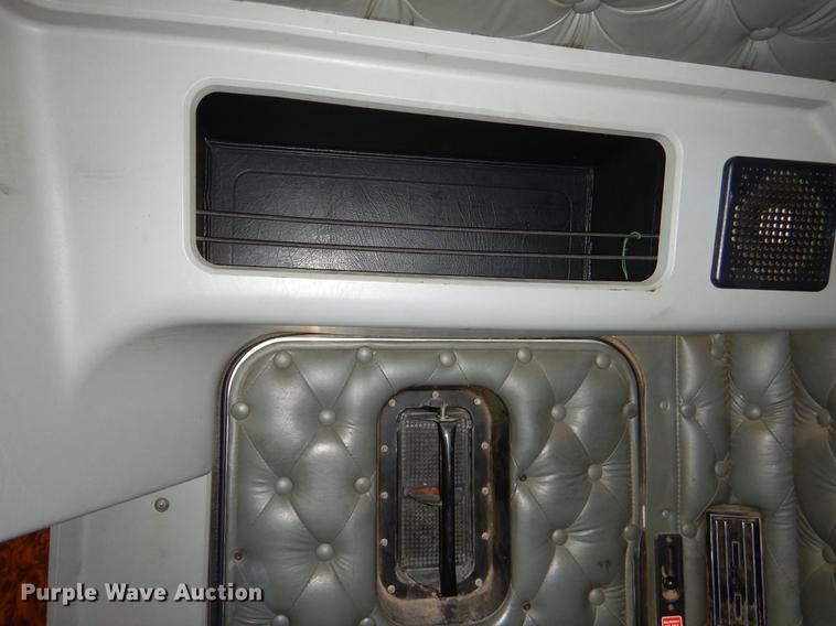 image for item EI9099 1996 Kenworth W900 semi truck