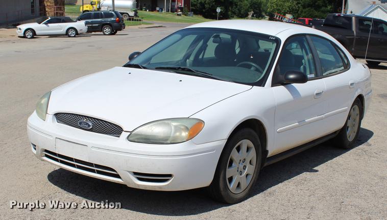 image for item BE9331 2004 Ford Taurus LX