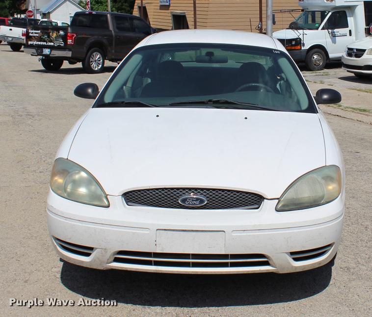 image for item BE9331 2004 Ford Taurus LX