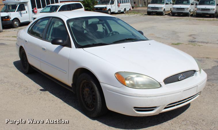image for item BE9331 2004 Ford Taurus LX