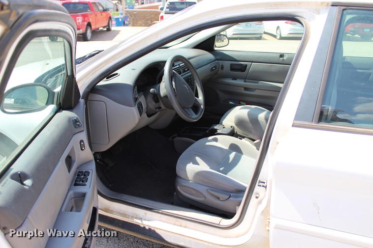 image for item BE9331 2004 Ford Taurus LX