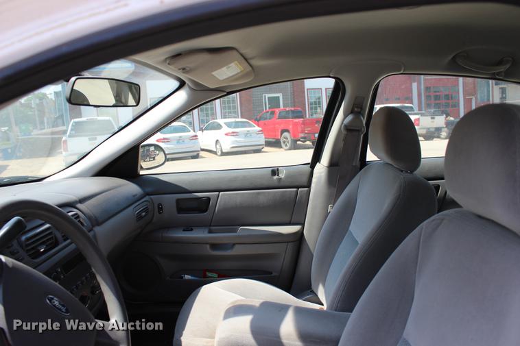 image for item BE9331 2004 Ford Taurus LX