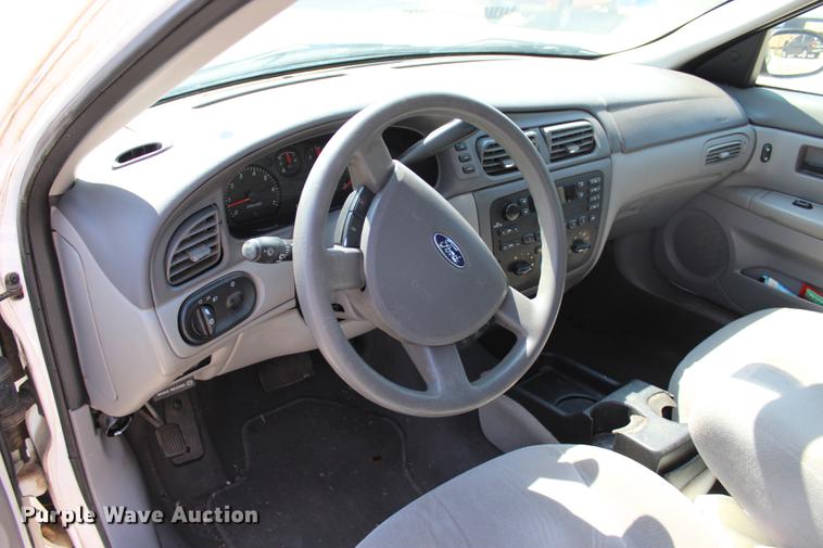 image for item BE9331 2004 Ford Taurus LX