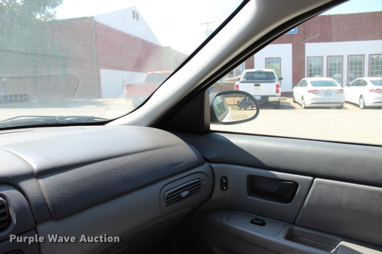 image for item BE9331 2004 Ford Taurus LX