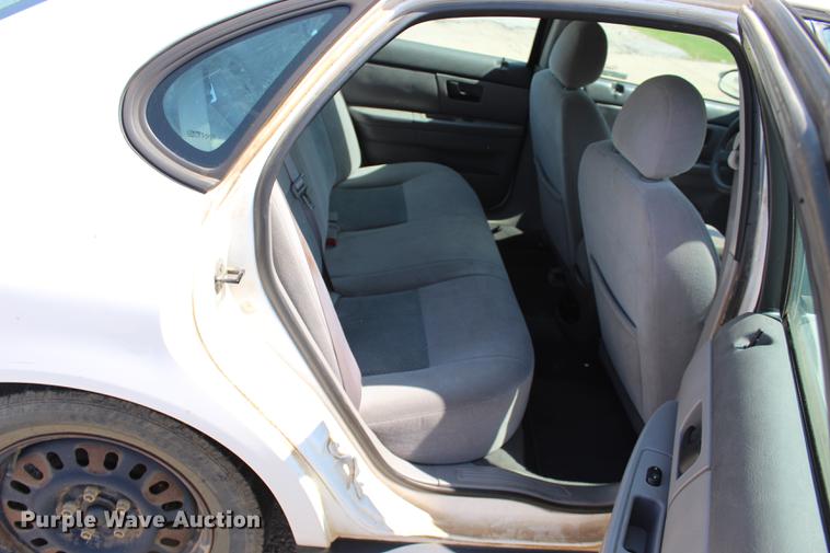 image for item BE9331 2004 Ford Taurus LX