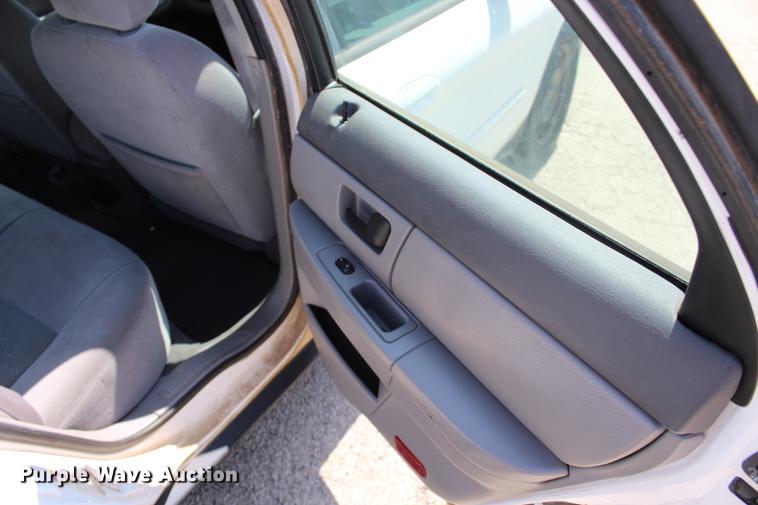 image for item BE9331 2004 Ford Taurus LX