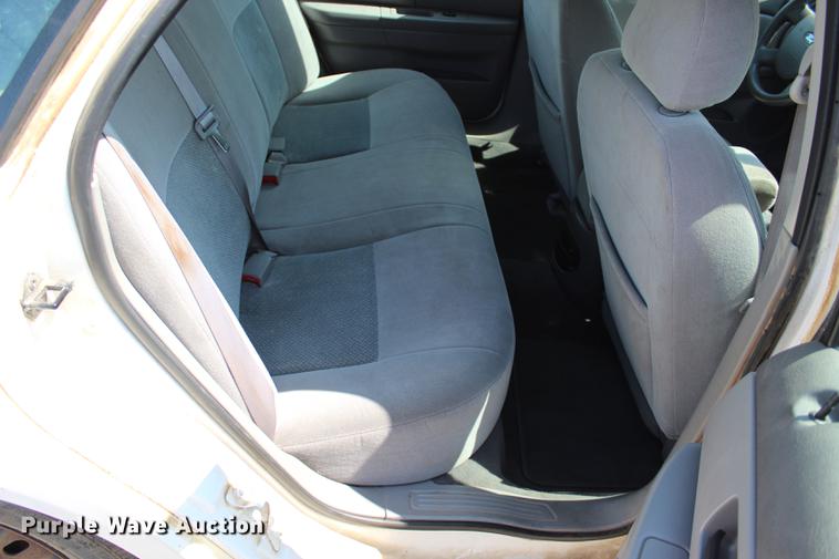 image for item BE9331 2004 Ford Taurus LX
