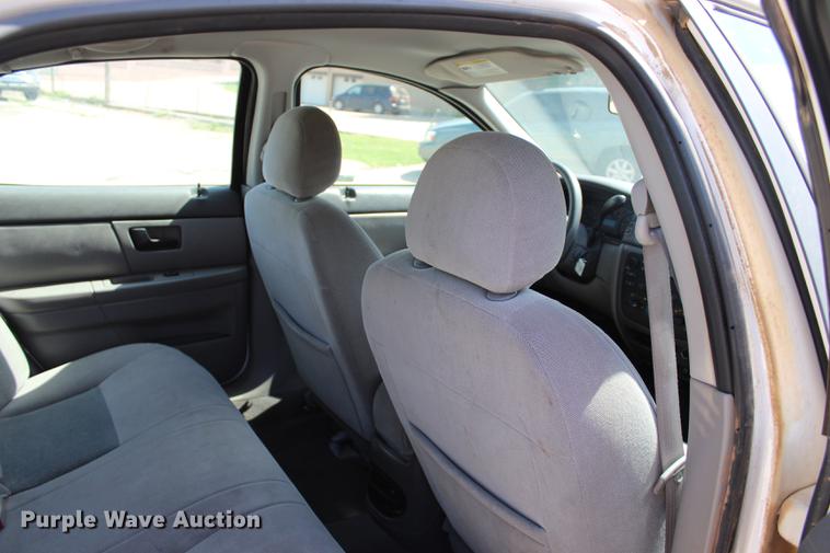 image for item BE9331 2004 Ford Taurus LX