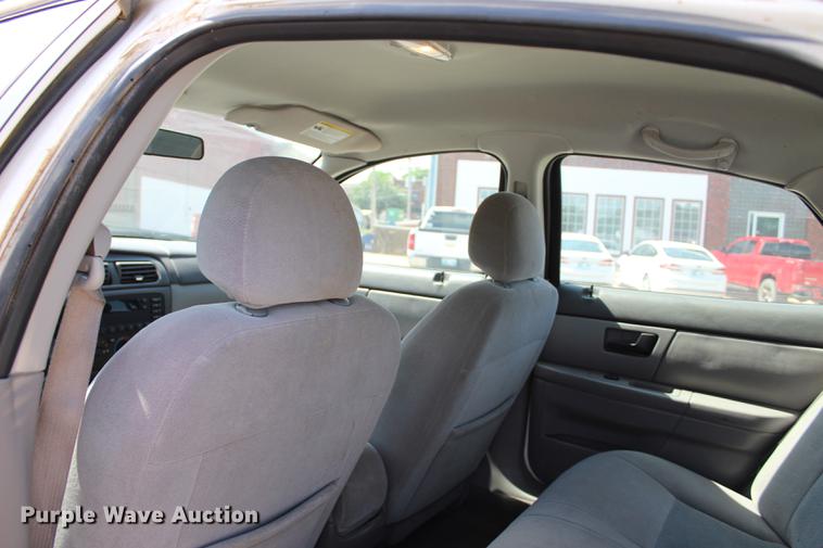 image for item BE9331 2004 Ford Taurus LX