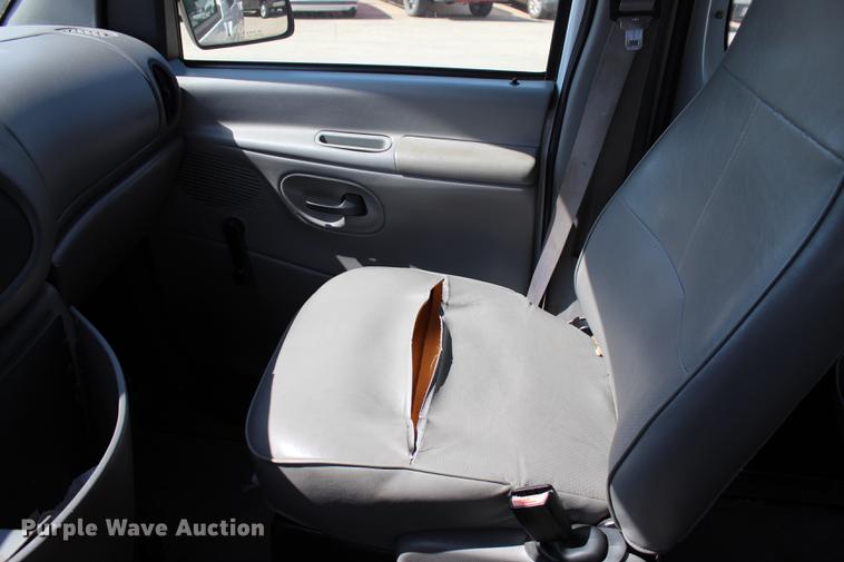 image for item BE9333 1999 Ford Econoline E350 Extended van