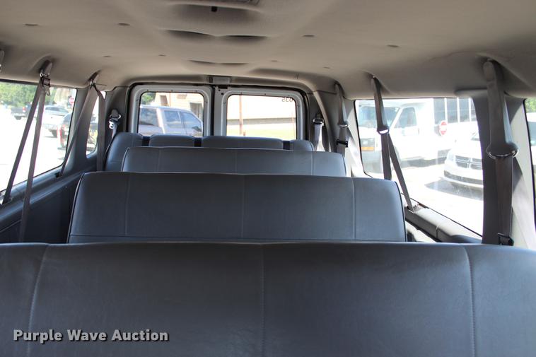 image for item BE9333 1999 Ford Econoline E350 Extended van