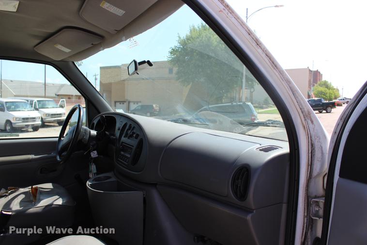 image for item BE9333 1999 Ford Econoline E350 Extended van