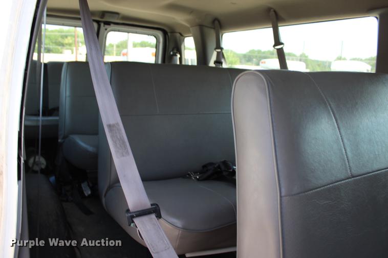 image for item BE9333 1999 Ford Econoline E350 Extended van