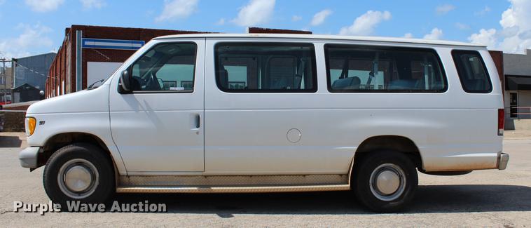 image for item BE9334 2000 Ford Econoline E350 XL van