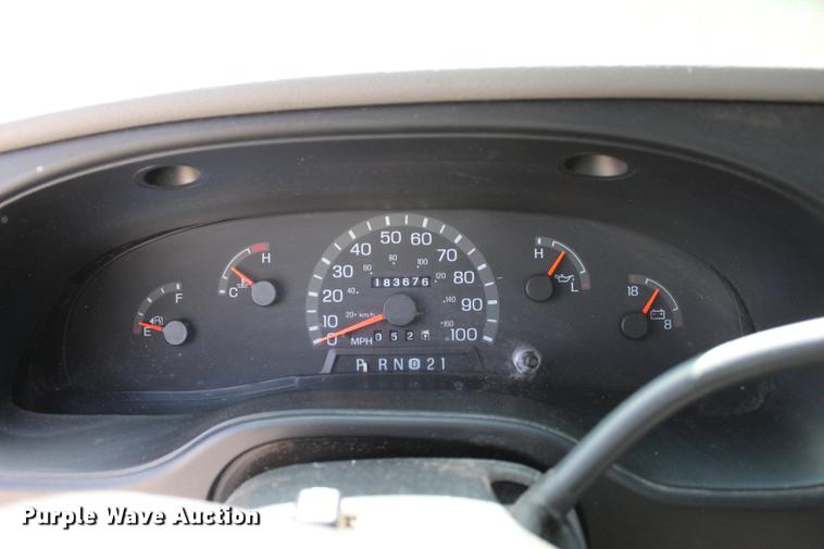 image for item BE9334 2000 Ford Econoline E350 XL van