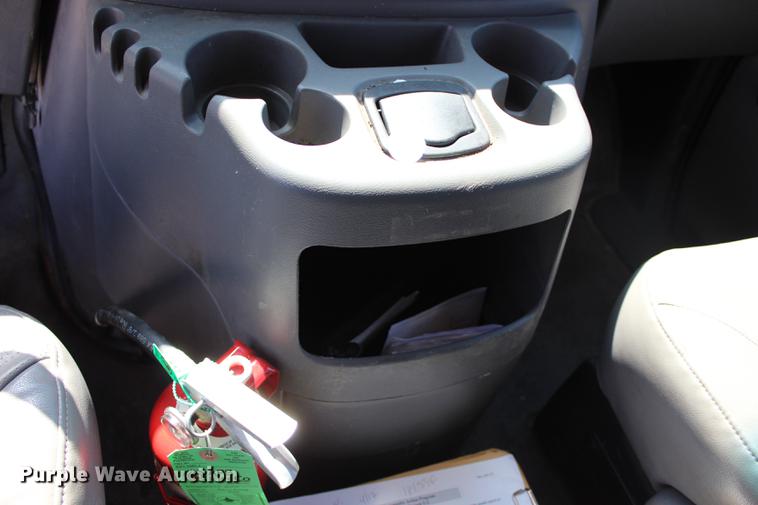 image for item BE9334 2000 Ford Econoline E350 XL van