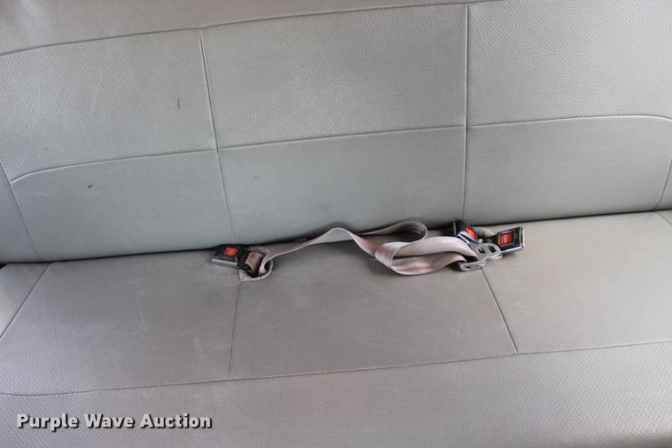 image for item BE9334 2000 Ford Econoline E350 XL van