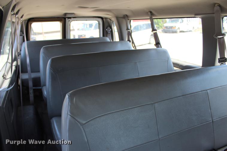 image for item BE9334 2000 Ford Econoline E350 XL van