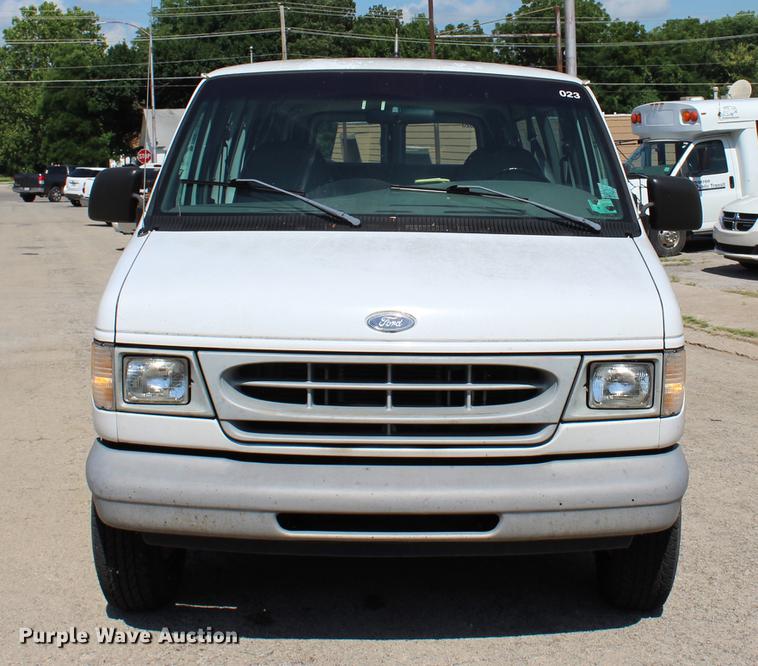 image for item BE9335 1998 Ford Club Wagon XL Super van