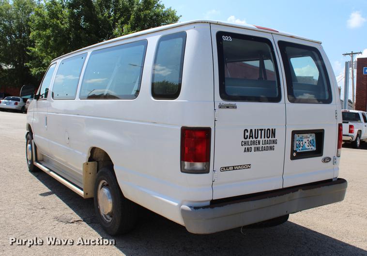 image for item BE9335 1998 Ford Club Wagon XL Super van