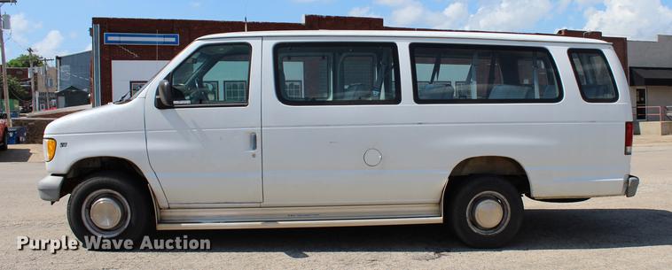 image for item BE9335 1998 Ford Club Wagon XL Super van