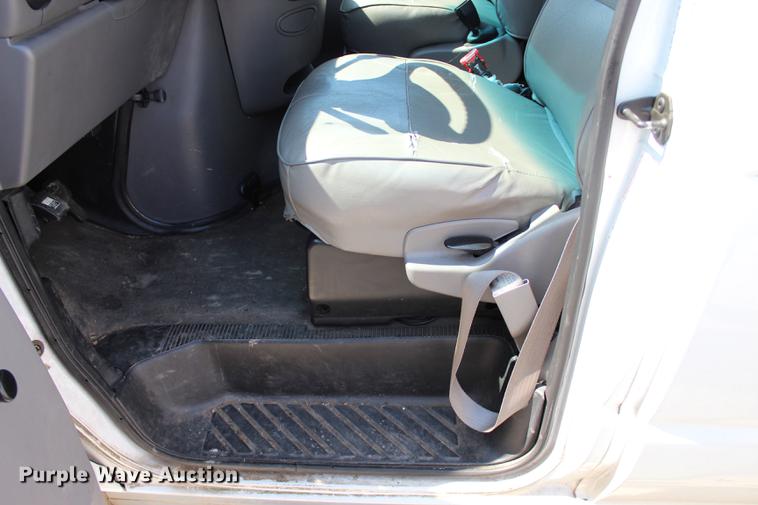 image for item BE9335 1998 Ford Club Wagon XL Super van