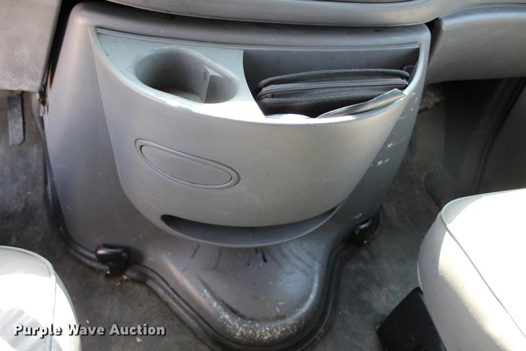 image for item BE9335 1998 Ford Club Wagon XL Super van