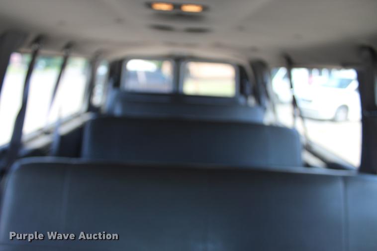 image for item BE9335 1998 Ford Club Wagon XL Super van