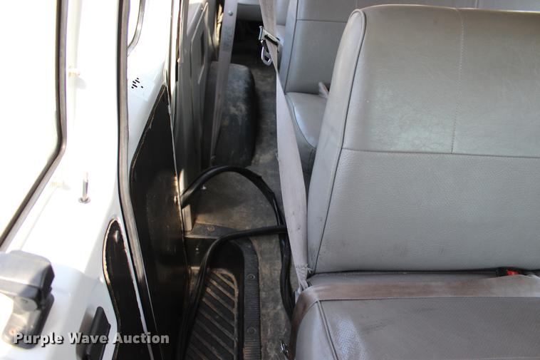 image for item BE9335 1998 Ford Club Wagon XL Super van