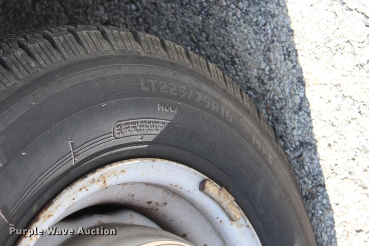 image for item BE9335 1998 Ford Club Wagon XL Super van