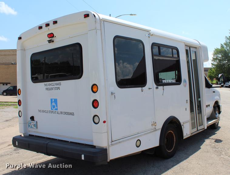 image for item BE9336 2009 Ford E350 Super Duty shuttle bus