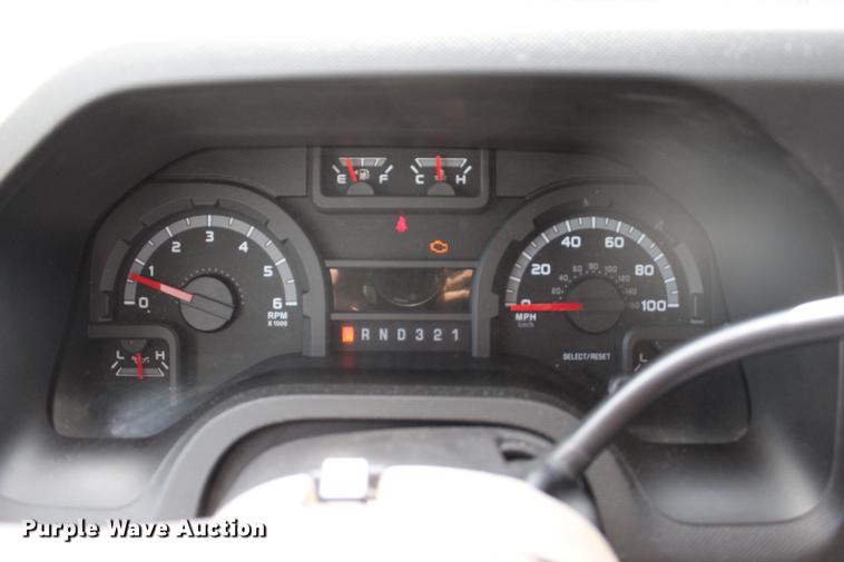 image for item BE9336 2009 Ford E350 Super Duty shuttle bus