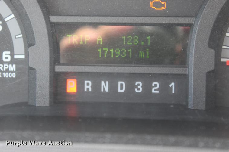 image for item BE9336 2009 Ford E350 Super Duty shuttle bus