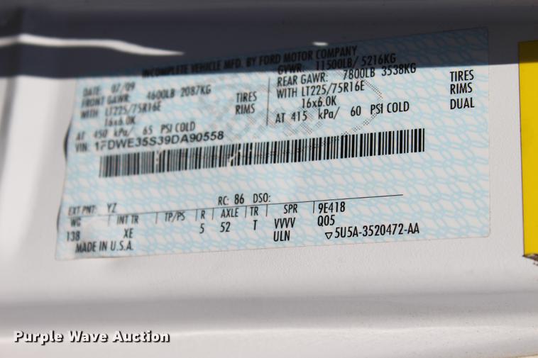 image for item BE9336 2009 Ford E350 Super Duty shuttle bus