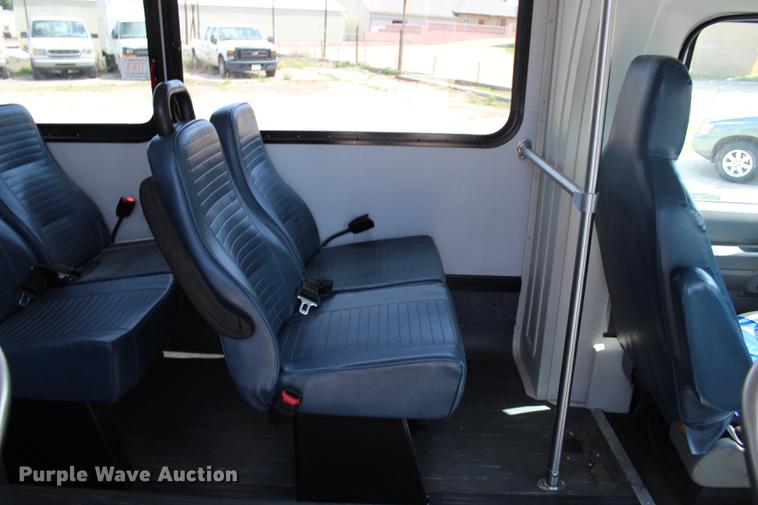 image for item BE9336 2009 Ford E350 Super Duty shuttle bus