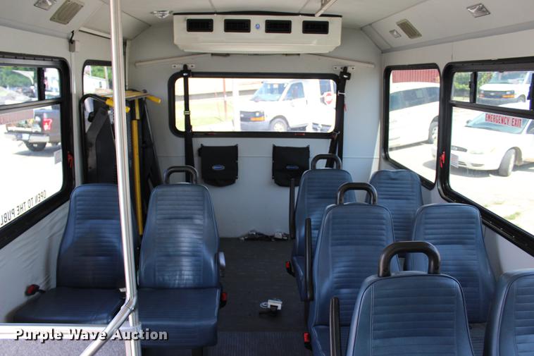 image for item BE9336 2009 Ford E350 Super Duty shuttle bus