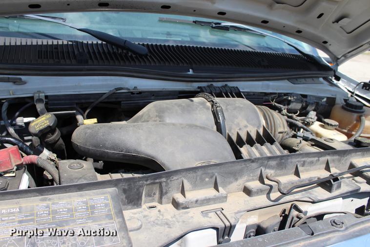 image for item BE9336 2009 Ford E350 Super Duty shuttle bus